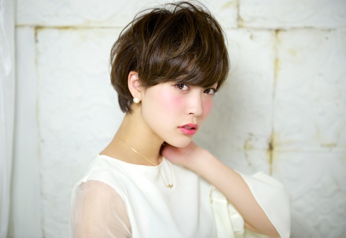 カットで決まる　大人気ショートボブ