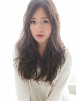 フェミニン系ロングパーマ
