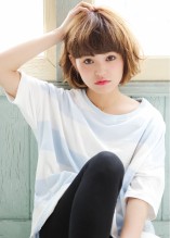 人気　耳かけショートボブ