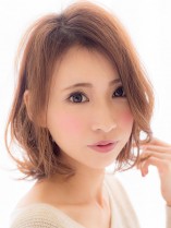 伸ばしかけの方必見！やわらかボブ